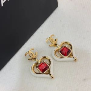 Essenceofluxury Womens Jewelry Chanel Heart CC Logo Earrings White A39PP180 AA203216