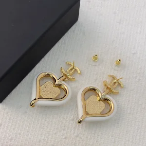 Essenceofluxury Womens Jewelry Chanel Heart CC Logo Earrings White A39PP180 AA203216
