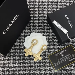 Essenceofluxury Womens Jewelry Chanel Gold CC Logo Cross Earrings A205PP180 AA203867