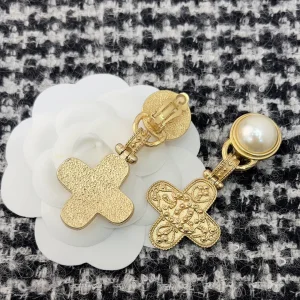 Essenceofluxury Womens Jewelry Chanel Gold CC Logo Cross Earrings A205PP180 AA203867