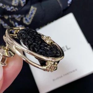 Essenceofluxury Womens Jewelry Chanel Micro Round Bag Brooch Black A152PP180 AA203723