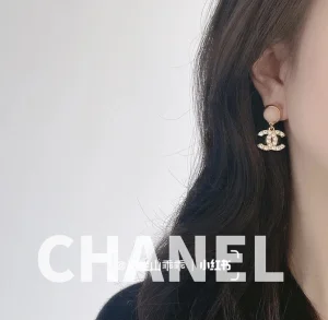 Essenceofluxury Womens Jewelry Chanel Crystals CC Logo Earrings Pink A39PP180 AA205133