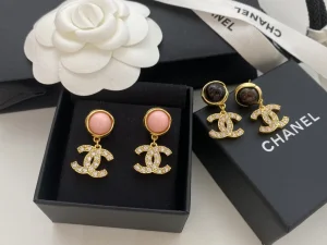 Essenceofluxury Womens Jewelry Chanel Crystals CC Logo Earrings Pink A39PP180 AA205133