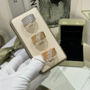 Van Cleef Arpels Perlee Diamonds Rings