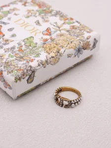 Dior 30 Montaigne Antique Gold Rings