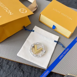 Louis Vuitton V For Crystal Brooch