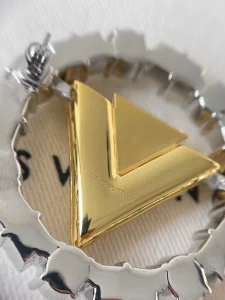 Louis Vuitton V For Crystal Brooch