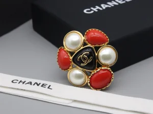 Chanel Gripoix Pearl CC Brooch